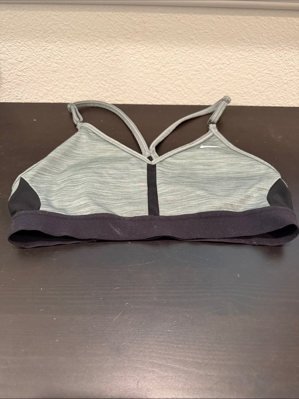 Nike Women's Heather Gray & Black Strappy Low-Impact Sports Bra